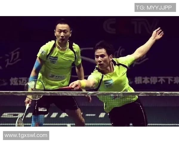 羽毛球单打技巧与双打策略的差异化训练法