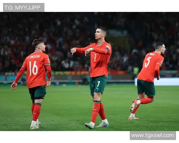 激烈角逐:足球赛场上的战术博弈与团队协作全面解析